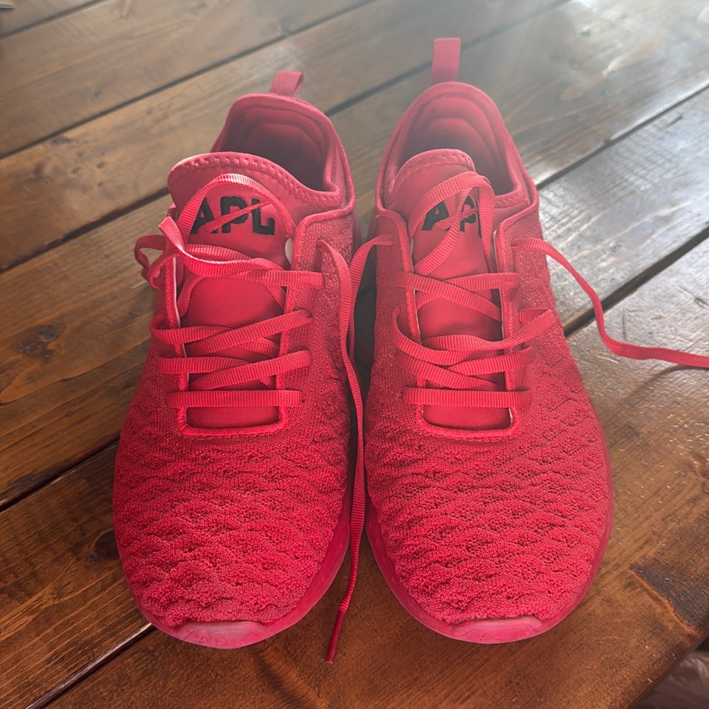APL Techloom Phantom light weight women’s size 8.5 -red